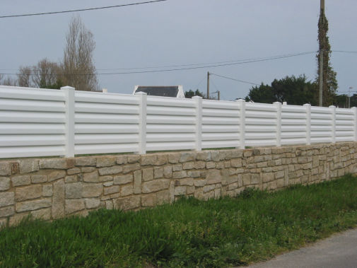 Komilfo Stores et Menuiseries de Bretagne : votre conseiller stores et fermetures dans le Morbihan