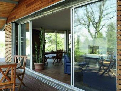 Komilfo Stores et Menuiseries de Bretagne : votre conseiller stores et fermetures dans le Morbihan