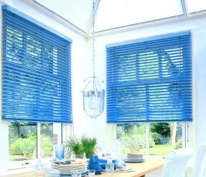 Komilfo Stores et Menuiseries de Bretagne : votre conseiller stores et fermetures dans le Morbihan