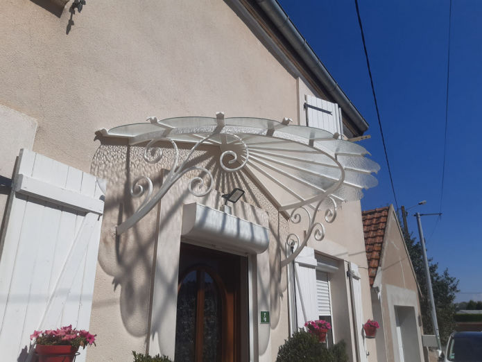 Komilfo Stores et Menuiseries de Bretagne : votre conseiller stores et fermetures dans le Morbihan