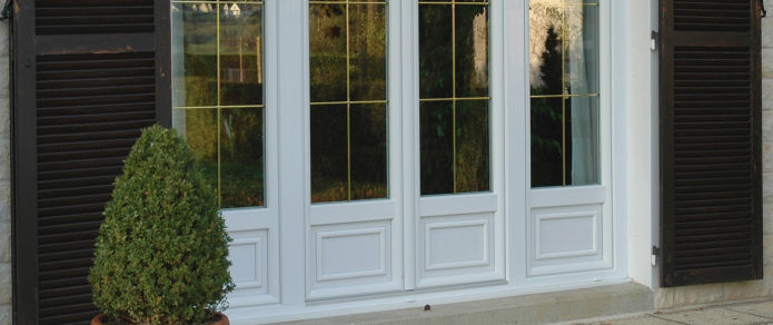 Komilfo Stores et Menuiseries de Bretagne : votre conseiller stores et fermetures dans le Morbihan