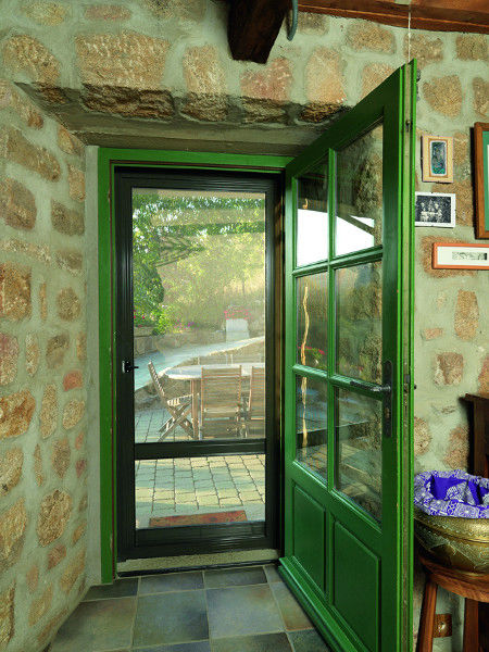 Komilfo Stores et Menuiseries de Bretagne : votre conseiller stores et fermetures dans le Morbihan