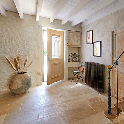 Komilfo Stores et Menuiseries de Bretagne : votre conseiller stores et fermetures dans le Morbihan