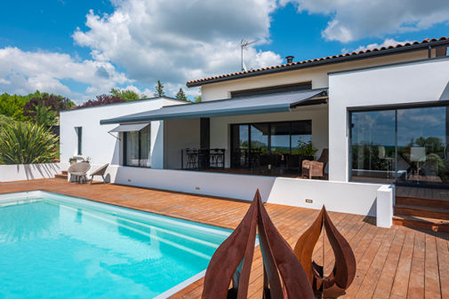 Komilfo Stores et Menuiseries de Bretagne : votre conseiller stores et fermetures dans le Morbihan