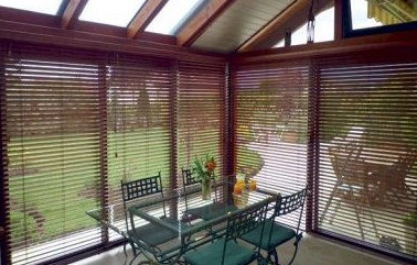 Komilfo Stores et Menuiseries de Bretagne : votre conseiller stores et fermetures dans le Morbihan