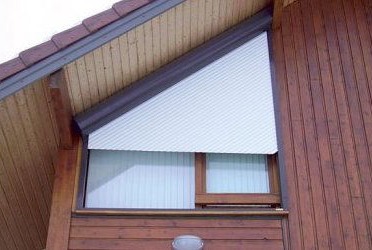 Komilfo Stores et Menuiseries de Bretagne : votre conseiller stores et fermetures dans le Morbihan