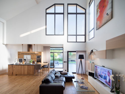 Komilfo Stores et Menuiseries de Bretagne : votre conseiller stores et fermetures dans le Morbihan