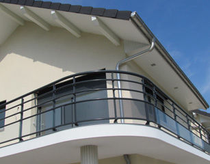 Komilfo Stores et Menuiseries de Bretagne : votre conseiller stores et fermetures dans le Morbihan