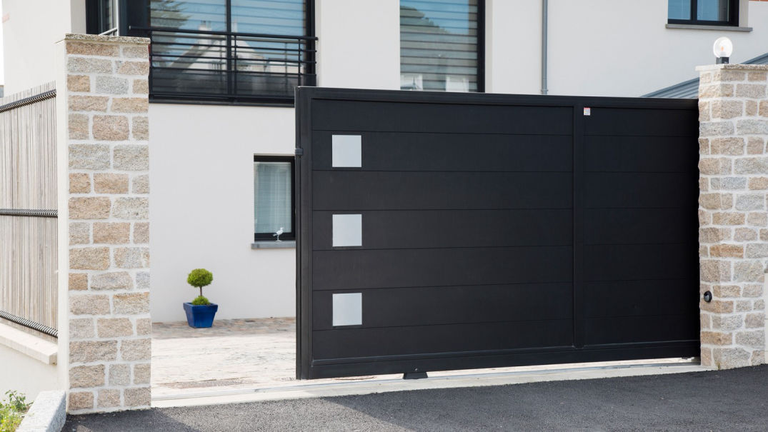 Komilfo Stores et Menuiseries de Bretagne : votre conseiller stores et fermetures dans le Morbihan